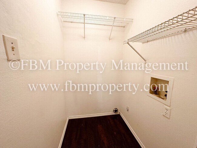 Building Photo - 608A Walter Stephenson - Charming 2 Bedroom, 1 Bathroom Apartment Home in Midlothian, TX!