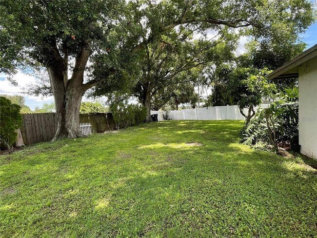 Building Photo - 12116 Medan Ct