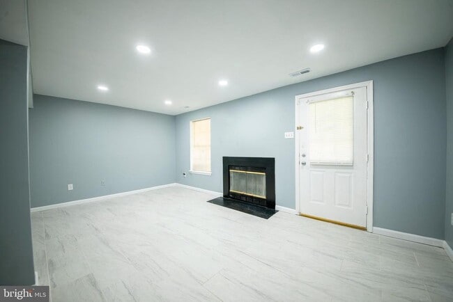 Building Photo - 3915 Friar St