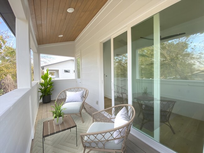 Building Photo - 6104 Ponca St