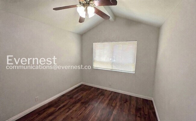 Building Photo - 4936 Creekwood Dr