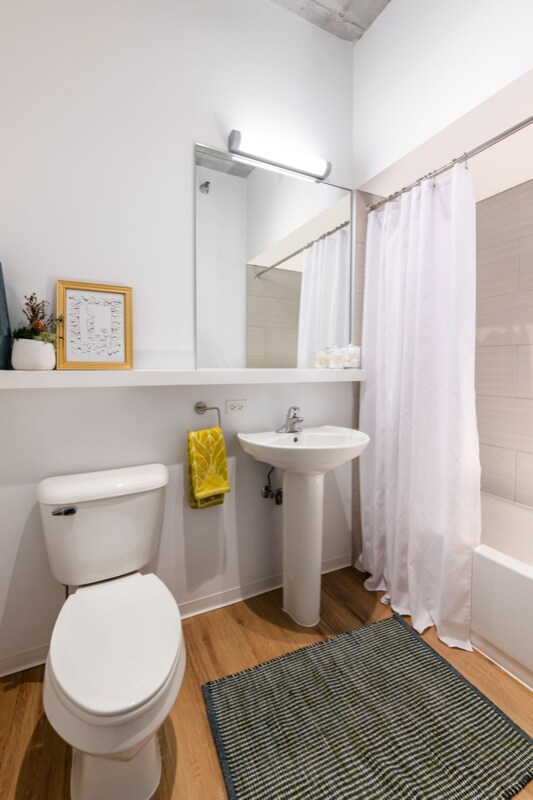 Building Photo - 1230 N Ashland Ave