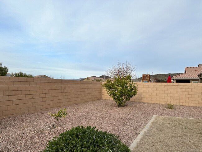 Building Photo - Beautiful Home in Saguaro Bloom!