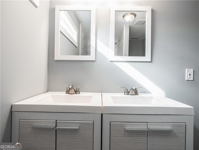 Building Photo - 120 Burbank Dr NW