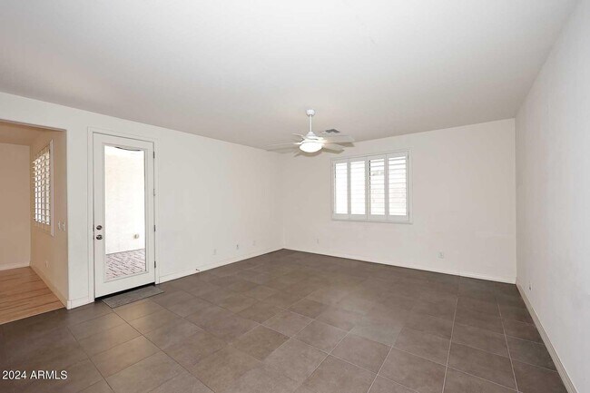 Building Photo - 3841 E Palo Verde St
