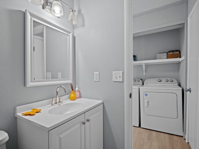 Building Photo - For Rent – Beautiful 4 Bedroom Home in Palisade