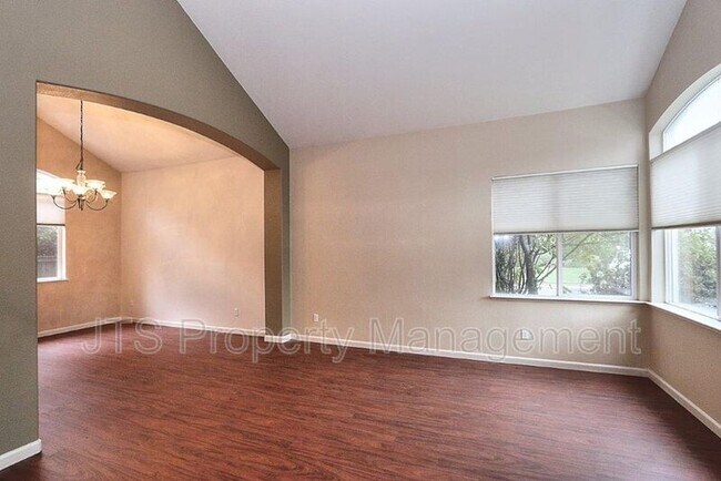 Building Photo - 3240 Big Bear Dr