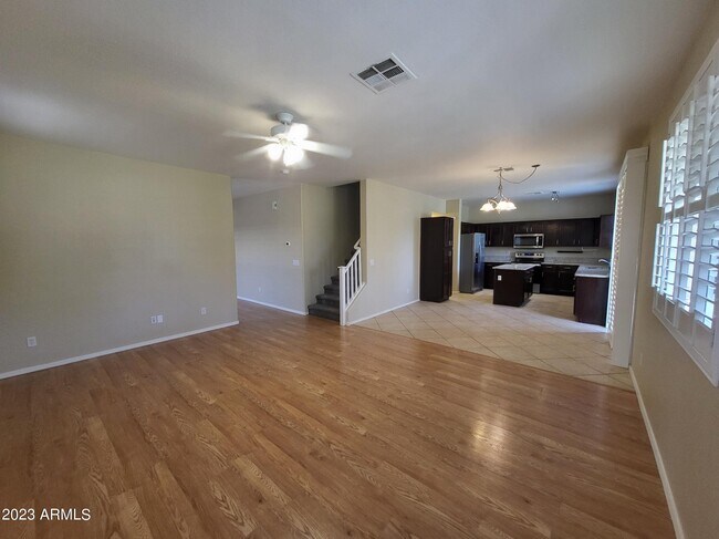 Building Photo - 6816 W Buckskin Trail