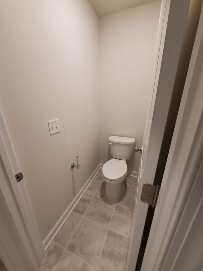 Building Photo - Beautiful Home in Huntersville