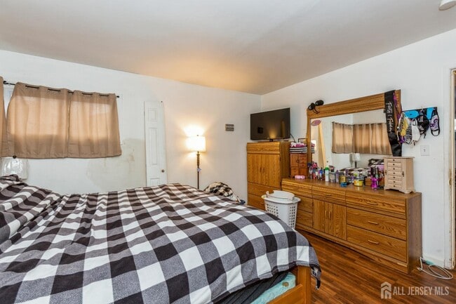 Building Photo - 332 Ernston Rd