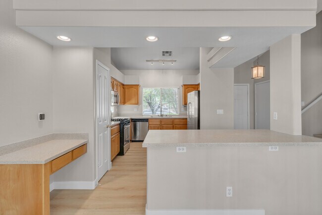 Building Photo - 1568 Lamplight Village Ln