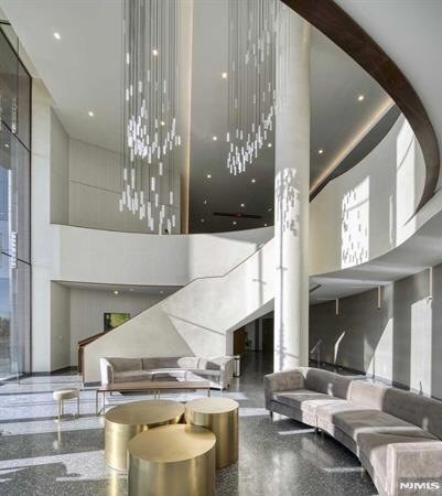 Building Photo - 320 Adolphus Ave