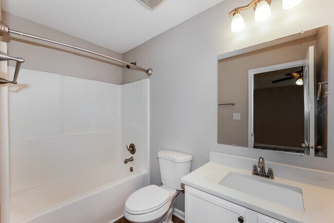 Building Photo - 11628 High Grass Dr