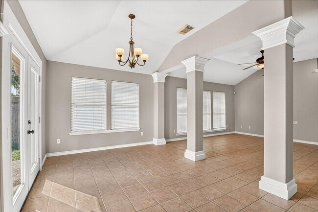 Building Photo - 5114 Spring Brook Dr