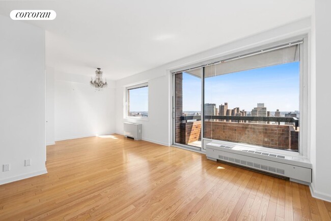 Building Photo - 45 E 89th St
