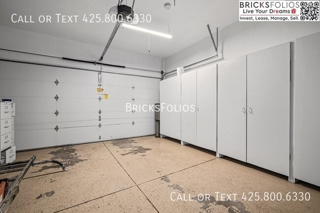 Building Photo - Executive Rental in Redmond – Luxury, Comf...