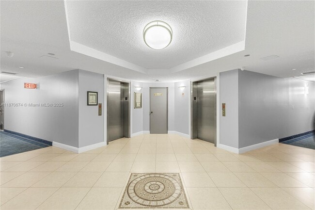 Building Photo - 1000 St Charles Pl