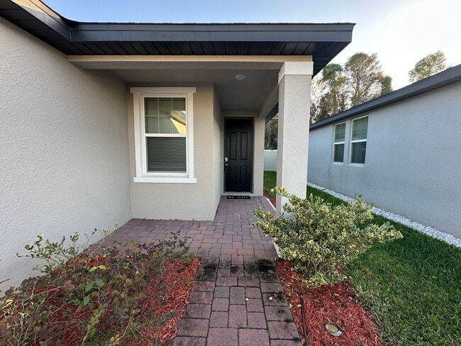 Building Photo - House for rent in Clermont in a convenience location