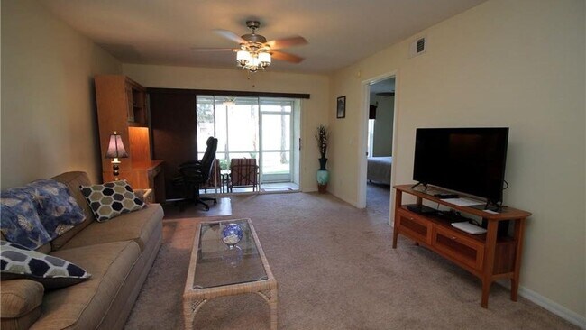 Building Photo - 273 Robin Hood Cir