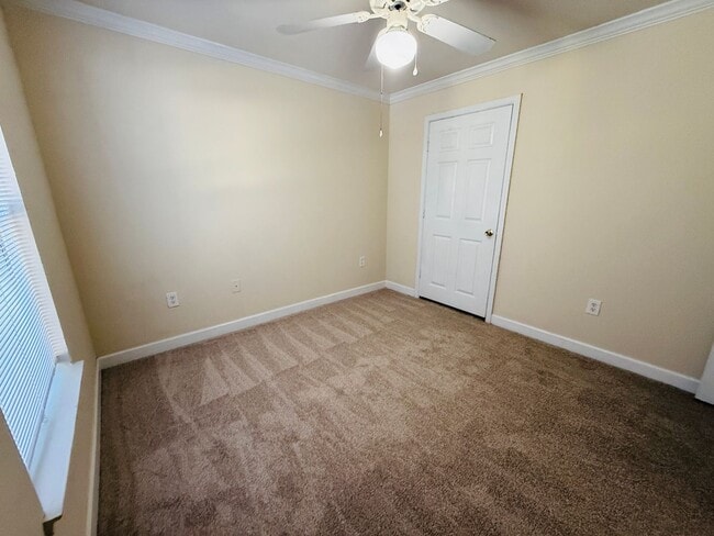Building Photo - 18557 Bridle Club Dr
