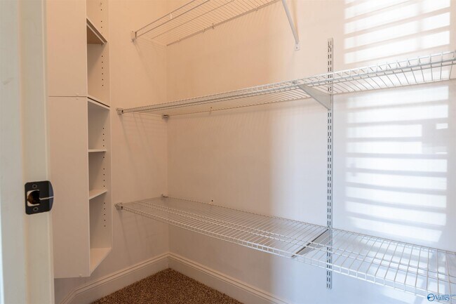 Building Photo - 525 W Mossyleaf Dr SW