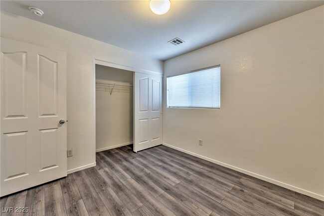 Building Photo - 577 Lapford St