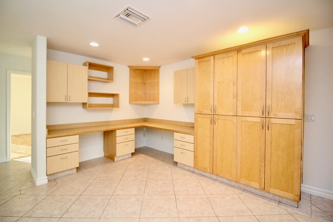 Building Photo - 4420 Lowell Ave