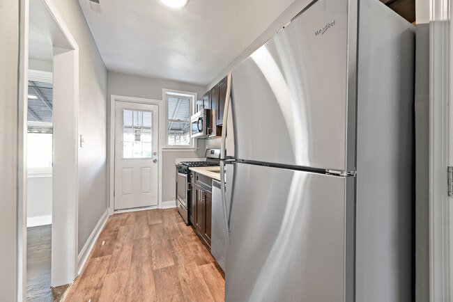 Building Photo - 3 Bedroom Rowhome- Baltimore City