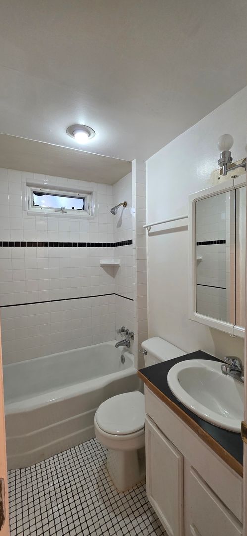 Building Photo - 2904 Plum Dr
