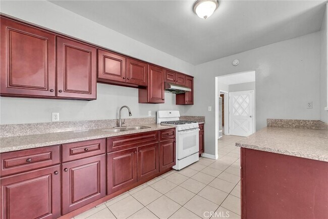 Building Photo - 9323 Sage Ave