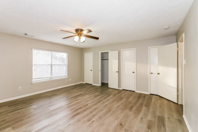 Building Photo - 4635 Linden Pl