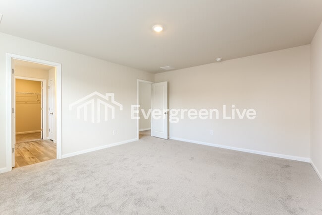 Building Photo - 302 Willow Wynter Ln