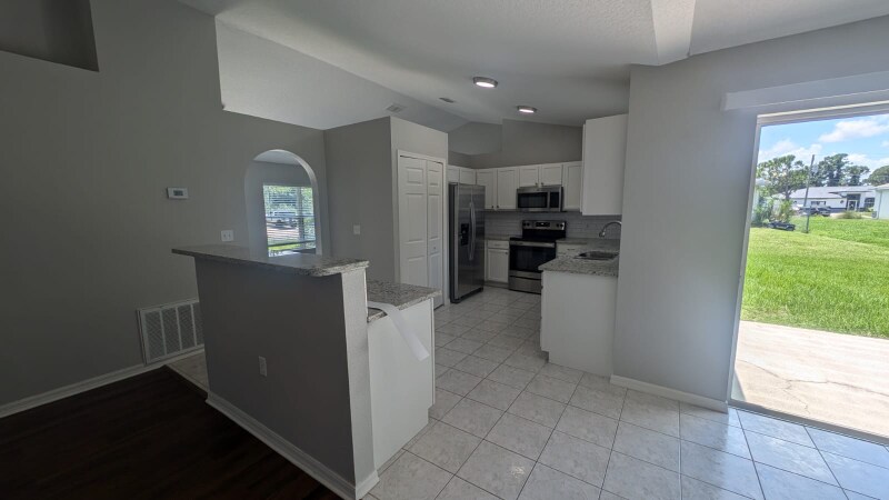 Building Photo - 2241 Burlington St