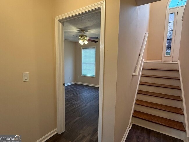 Building Photo - 175 River N Ct