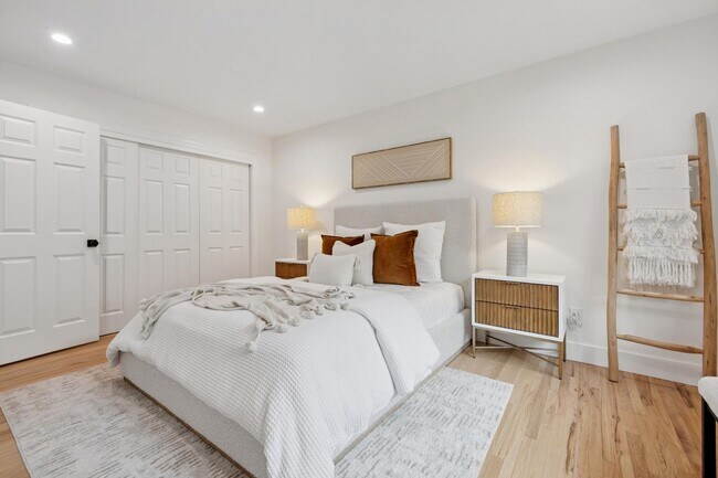 Building Photo - Updated Woodland Estates Home