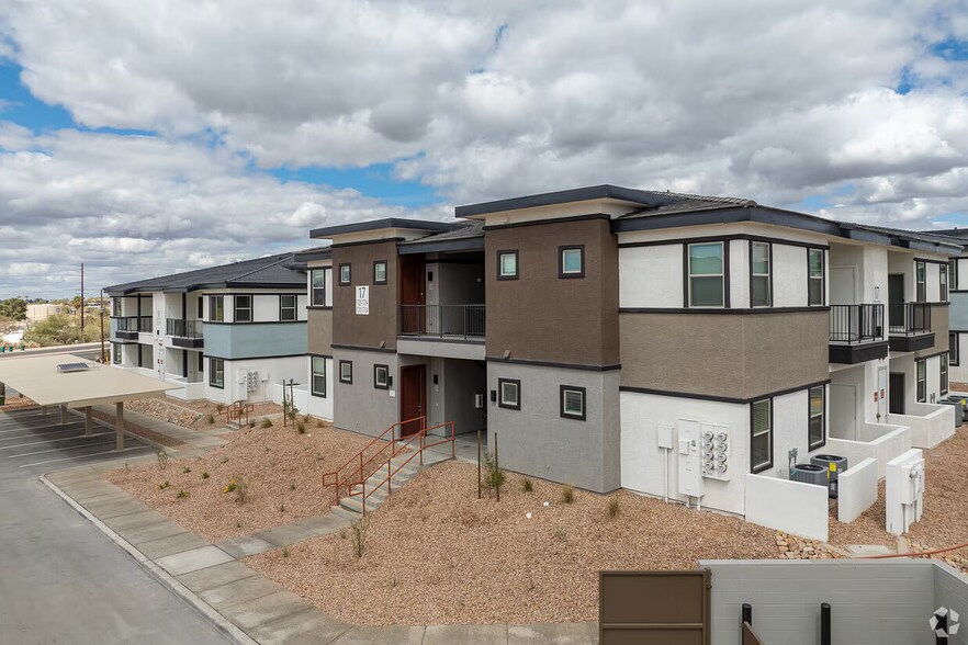 Building Photo - 5750 N La Cholla Blvd