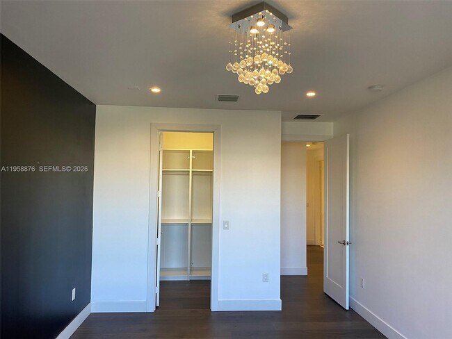 Building Photo - 6430 NW 104th Path