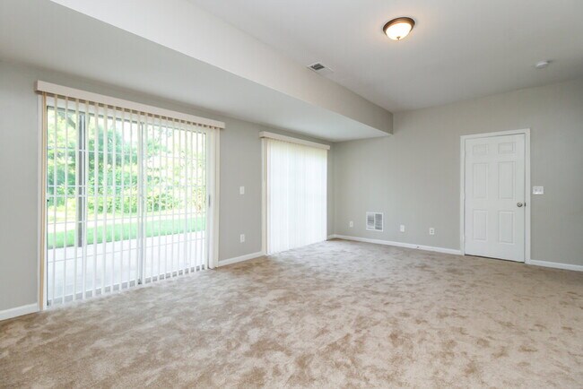 Building Photo - 5981 Tate Dr