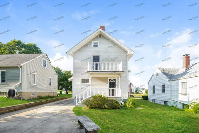 Building Photo - 547 E Ford Ave