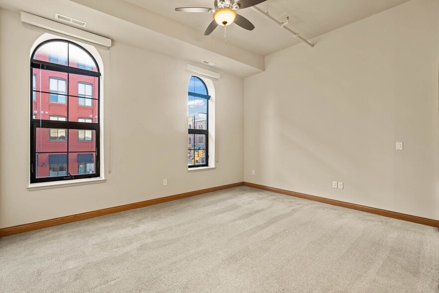 Building Photo - 138 W Pittsburgh Ave