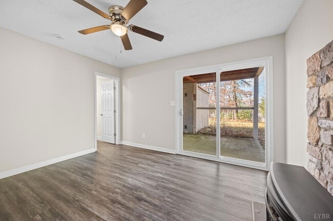 Building Photo - 117 Settlement Dr