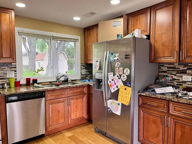 Building Photo - 236 Wellesley Ct