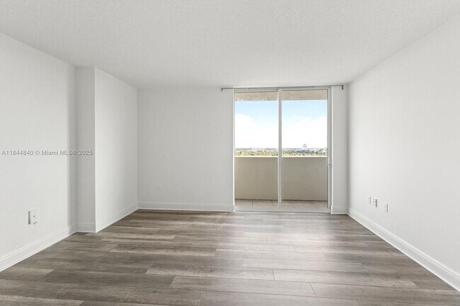 Building Photo - 3000 Coral Wy