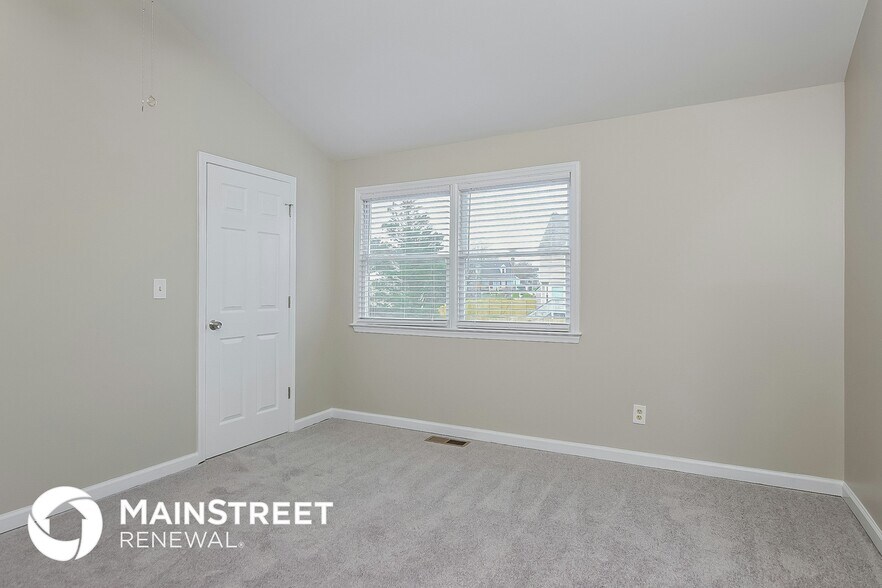 Building Photo - 1104 Buttercup Ln