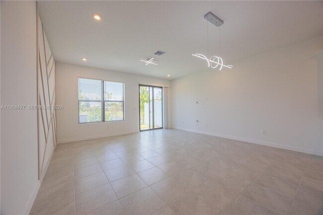 Building Photo - 7040 Channing Ave