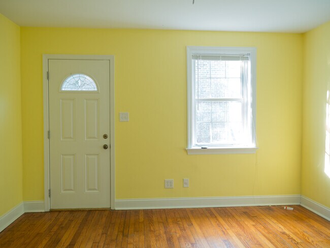 Building Photo - 8007 Garland Ave