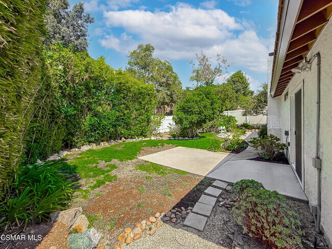 Building Photo - 360 N Greenmeadow Ave