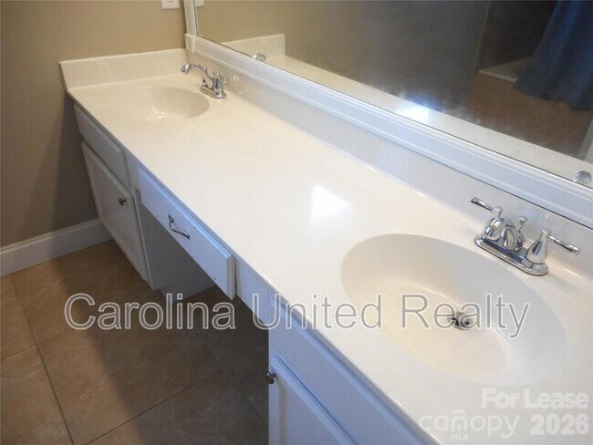 Building Photo - 8431 Leeper Dr