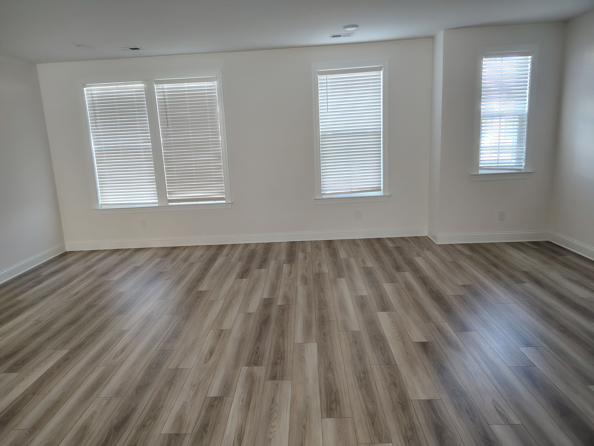 Building Photo - Room in Townhome on Walnut Hl Rd NW
