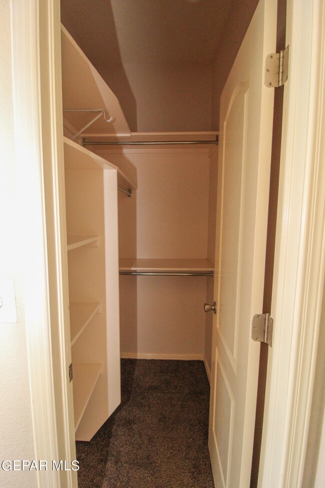 Building Photo - 5913 Cielo Del Rey Pl